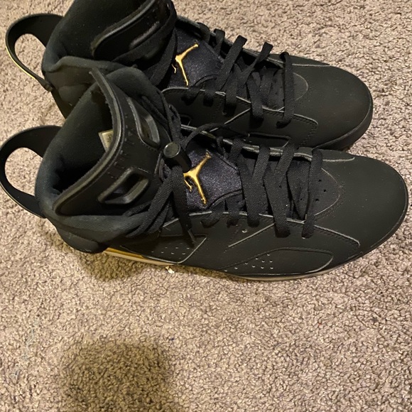 Jordan retro 6 metallic and gold - Picture 1 of 4